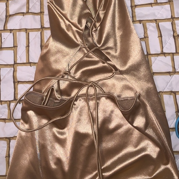 Gold dress - Picture 6 of 8